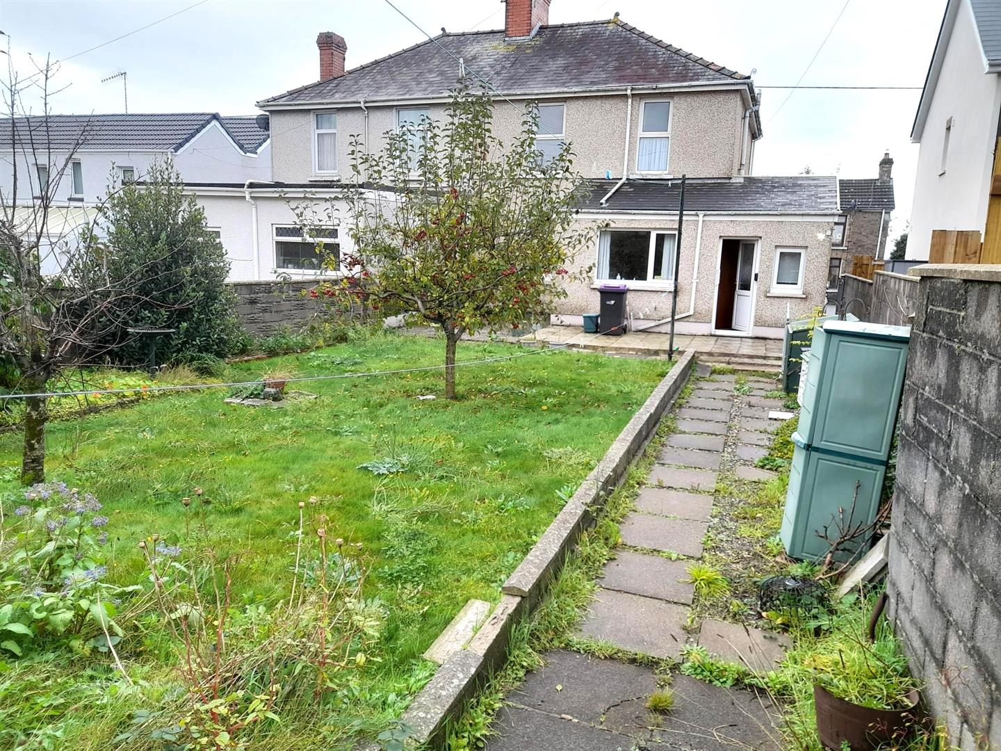 Llwynhendy Road, Llanelli, SA14 9HR